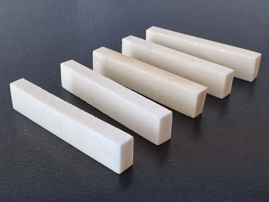 Hueso bovino blanco roto natural veta en bruto para cejuela