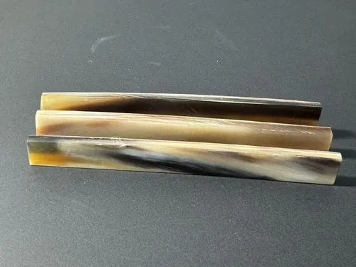 Cuerno de oveja latxa para selleta